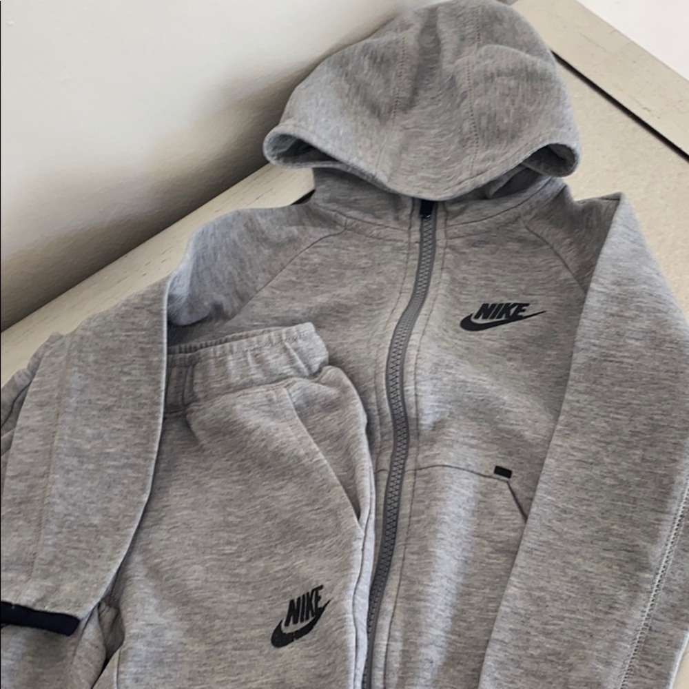 Nick tracksuit